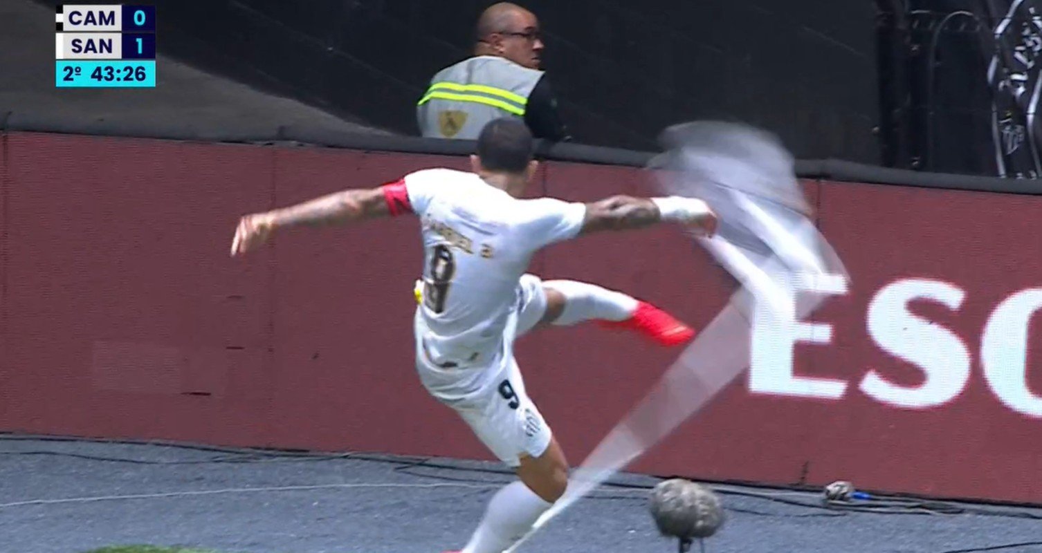 Gabigol relembra título com Flamengo em resposta à provocação do Atlético-MG