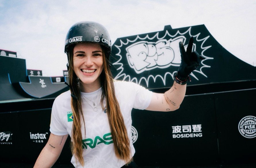 Brasileira sofre acidente e cai desacordada na Copa do Mundo de Ciclismo BMX
