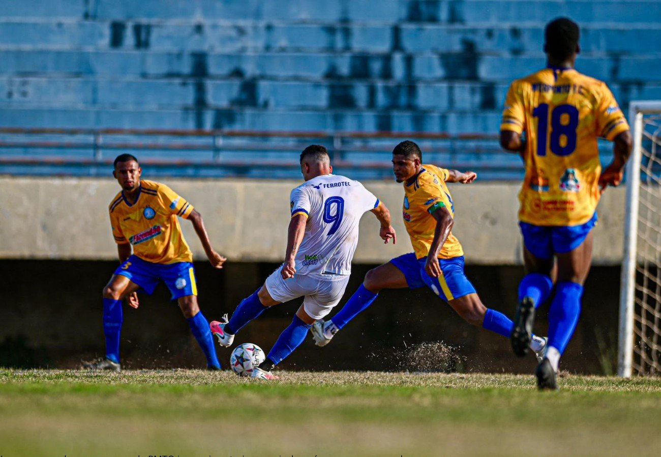 Paulo Caroço exalta garotos e destaca partida ‘memorável’ após goleada do Batalhão