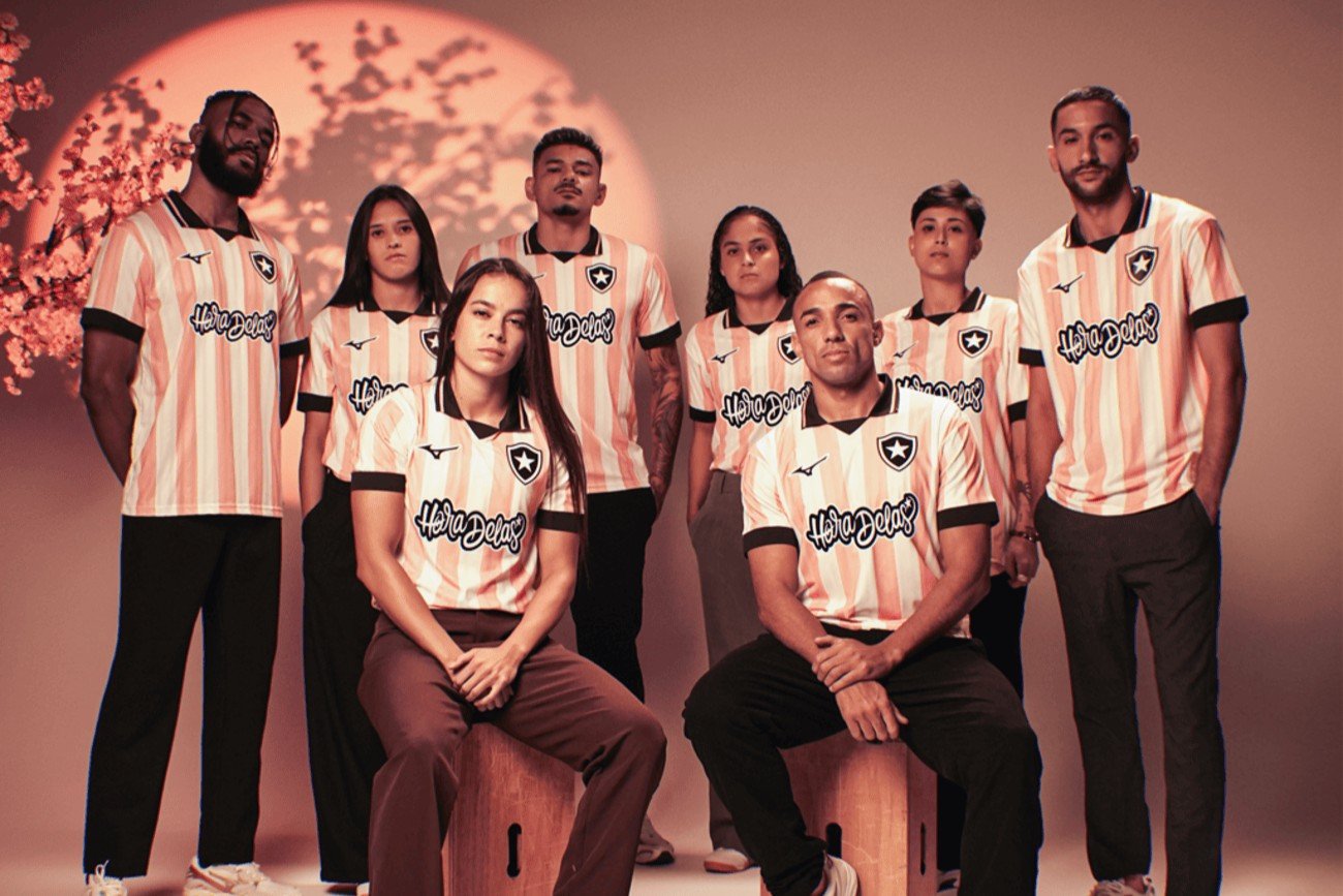 Botafogo lança quarto uniforme em campanha de Outubro Rosa; veja fotos