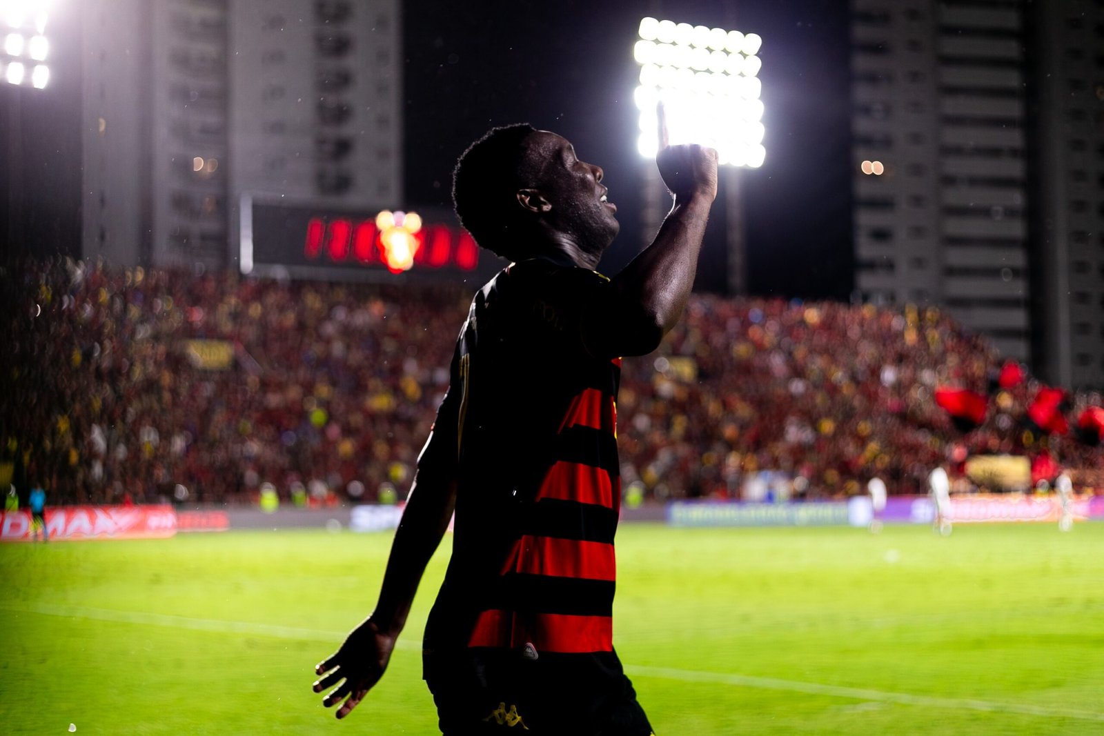 Patrick de Paula desabafa após vitória do Sport: “Emocionado pelo momento, por tudo o que passei”