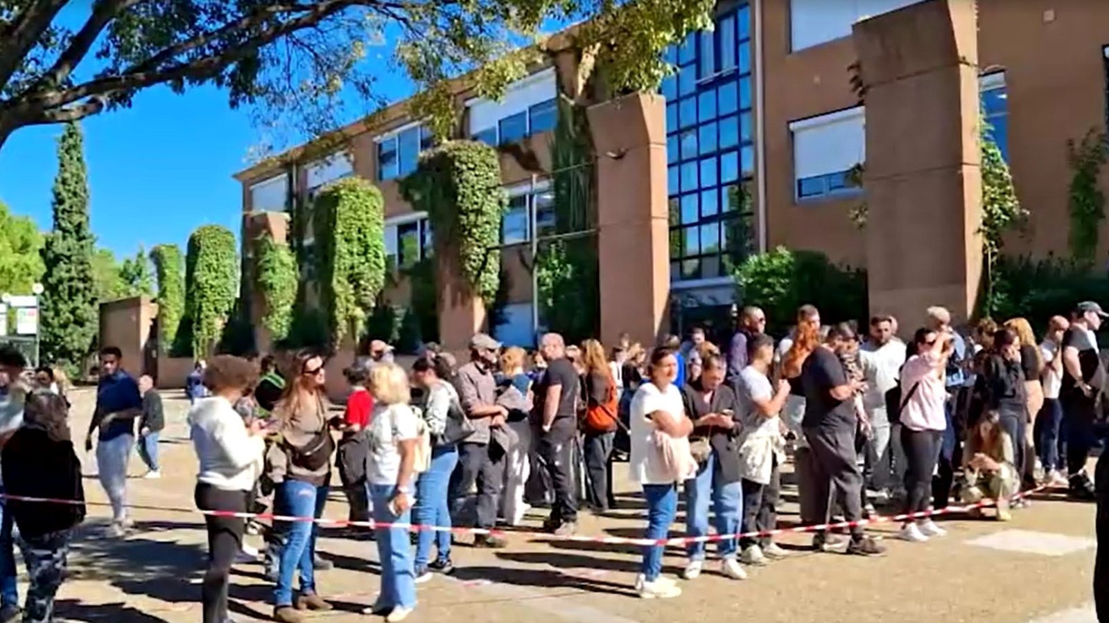 Ataque a tiros em escola da França será investigado pela procuradoria antiterrorismo
