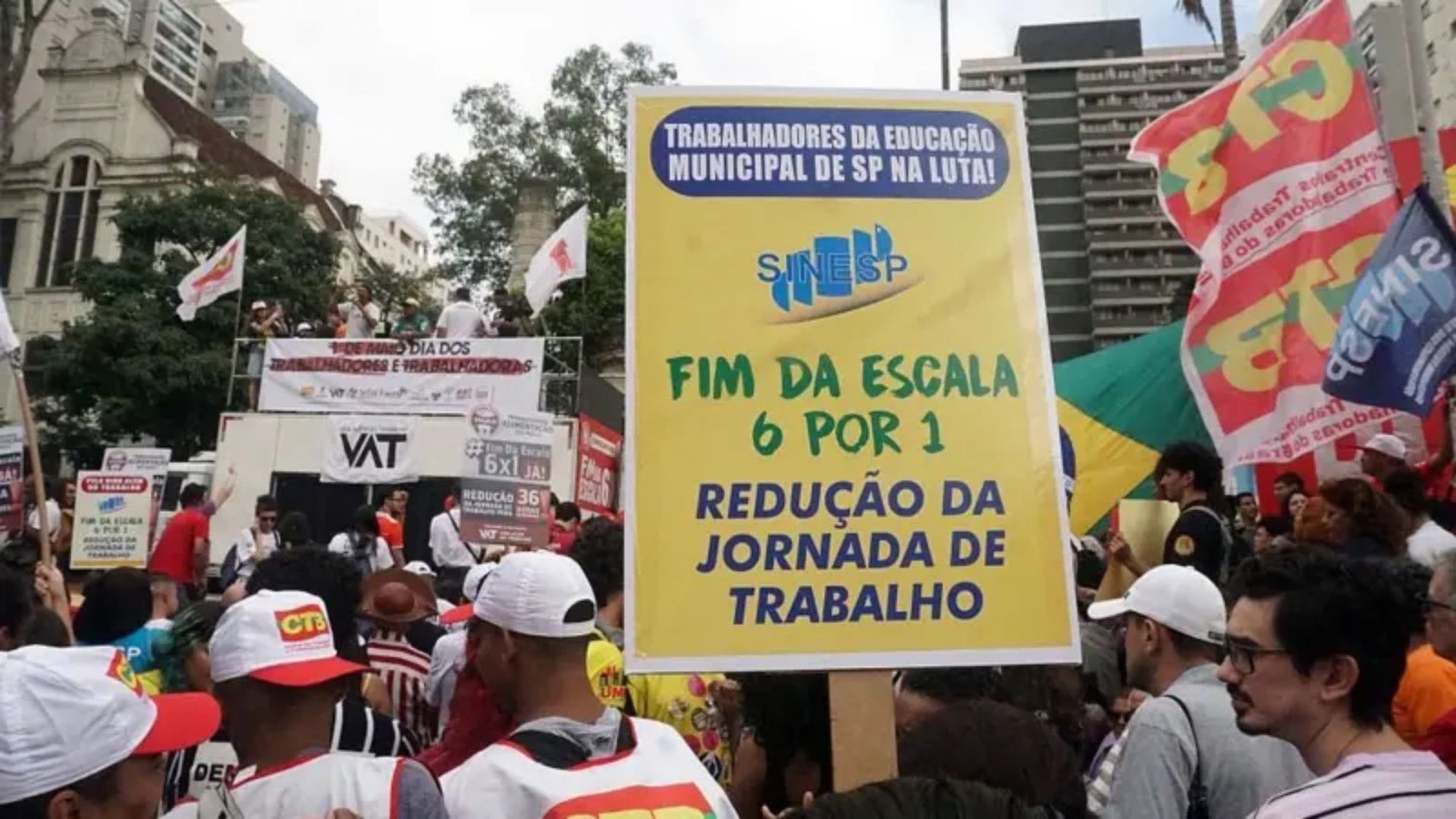 Fim da escala 6×1 é ‘vitória’ e dá ‘impulso eleitoral’ para Lula, destaca imprensa internacional