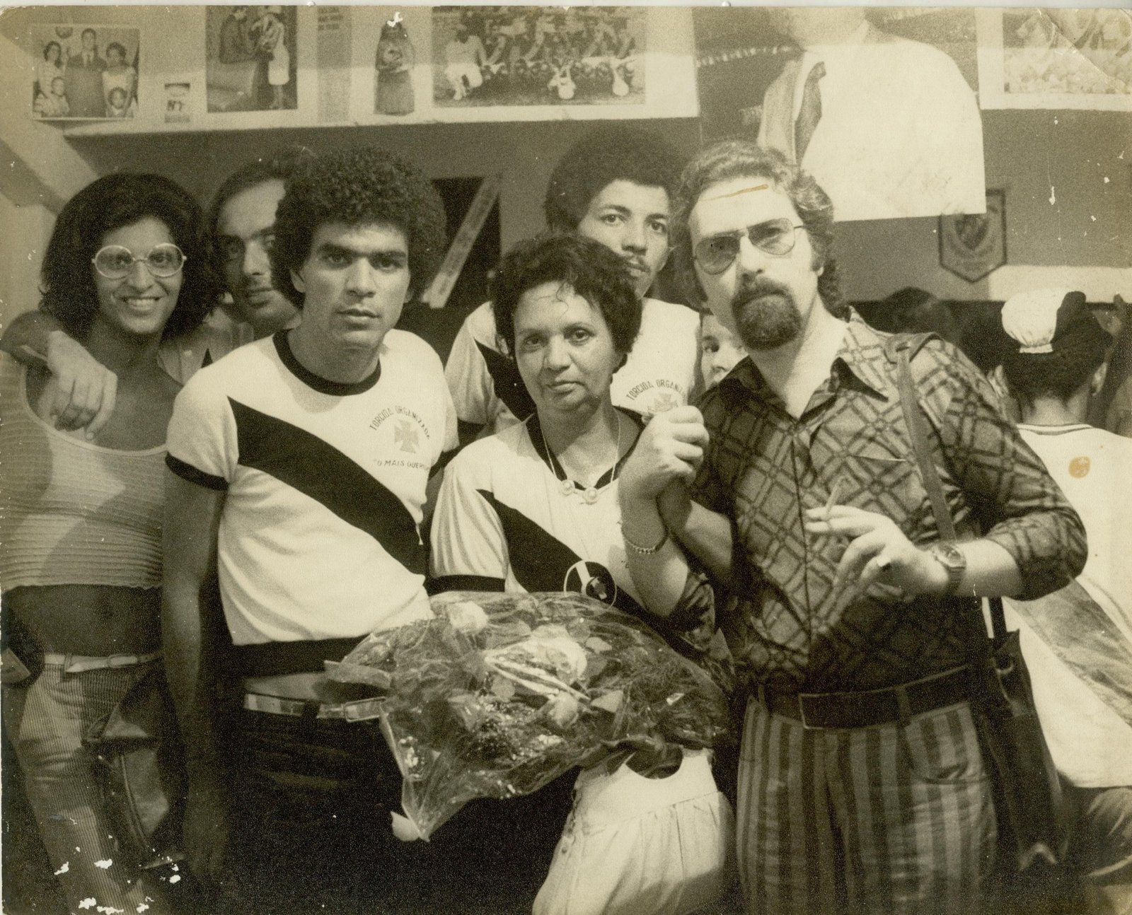 Dulce Rosalina: a torcedora do Vasco que inspirou mulheres e revolucionou a forma de torcer no Brasil