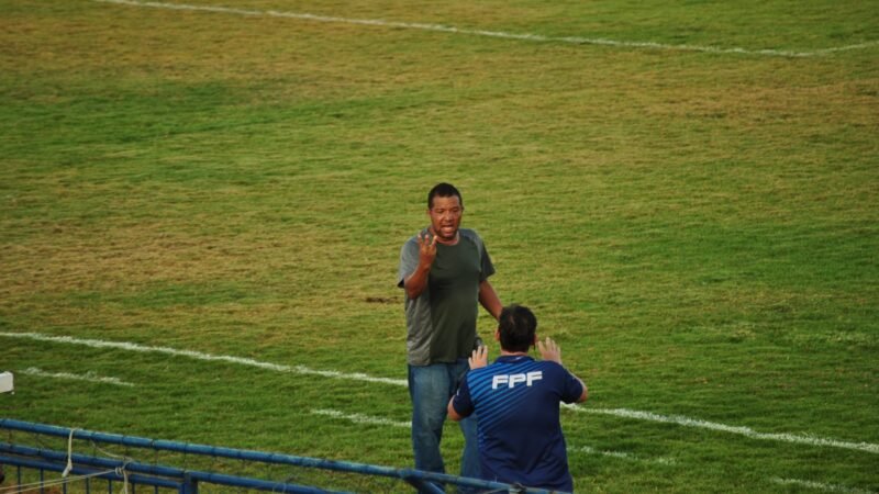 Rodrigo Machado vê erro de arbitragem em derrota do 1º de Maio e alerta: “A bola pune”