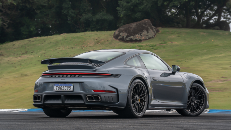 Porsche se prepara para era de vendas mais baixas e busca saída no segmento de luxo