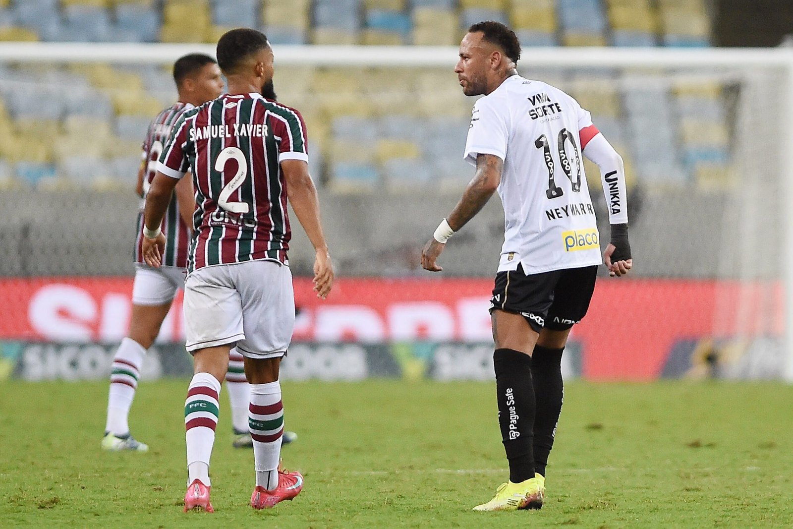 Fluminense x Santos: Samuel Xavier reencontra Neymar após treta, recorda polêmica e projeta duelo