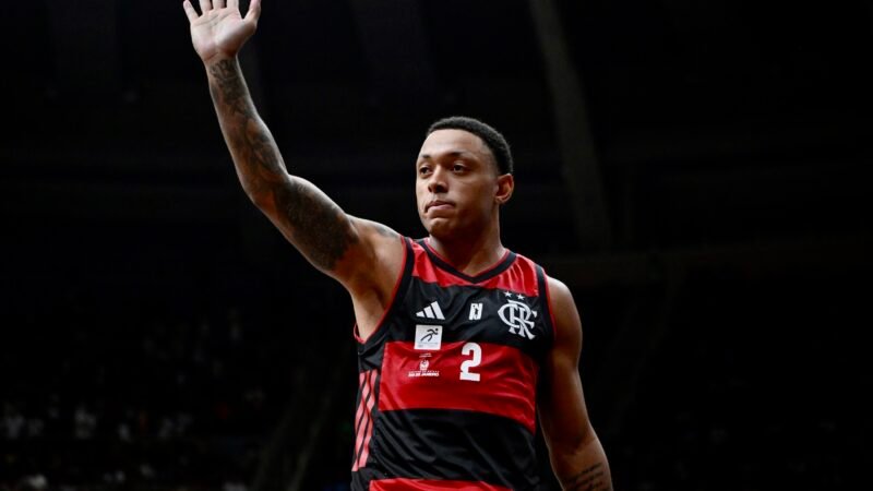 Yago Mateus assume favoritismo do Flamengo antes da estreia no NBB