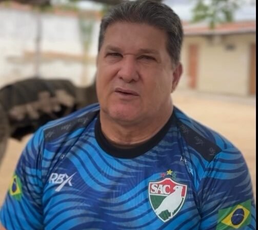 Técnico projeta retorno do Salgueiro e destaca peso da camisa para recomeço