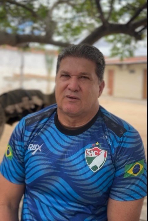 Técnico projeta retorno do Salgueiro e destaca peso da camisa para recomeço