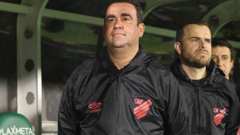 Auxiliar se rende à atuação do Athletico em goleada no Brasileirão: “Espetacular”