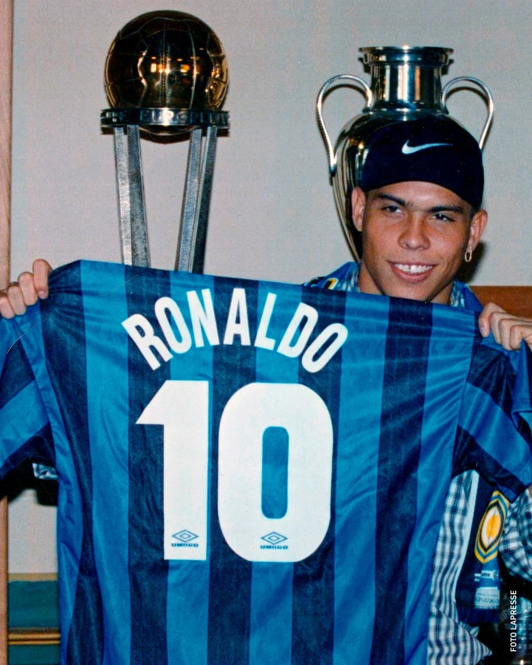 Ex-presidente da Inter revela desespero do Barcelona com venda de Ronaldo: “Ficou furioso”