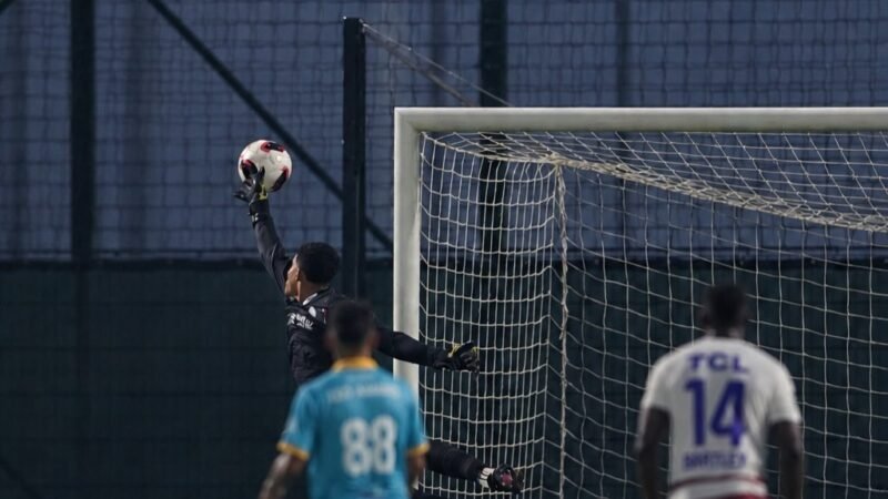 VÍDEO: Goleiro rondoniense Gabriel Sadrak defende três pênaltis contra o líder