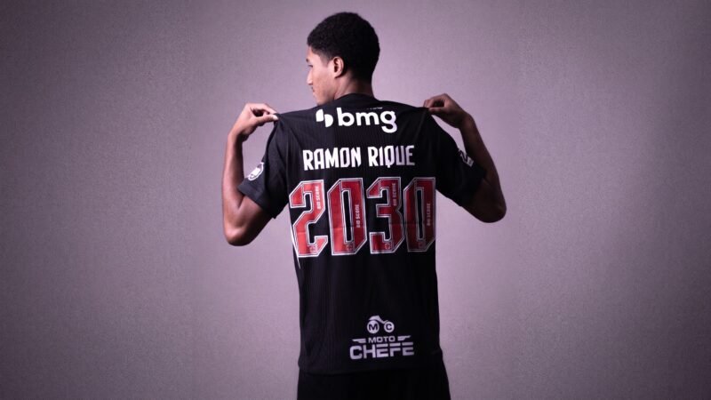 Vasco anuncia renovação de contrato de Ramon Rique até o fim de 2030