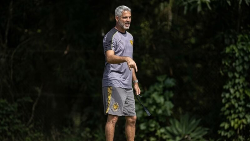 Rodrigo Santana revela sondagens do Volta Redonda e cobra planejamento do Amazonas: “Indefinição preocupa”