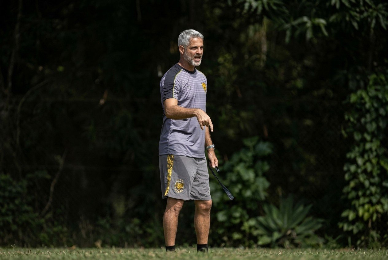 Rodrigo Santana revela sondagens do Volta Redonda e cobra planejamento do Amazonas: “Indefinição preocupa”