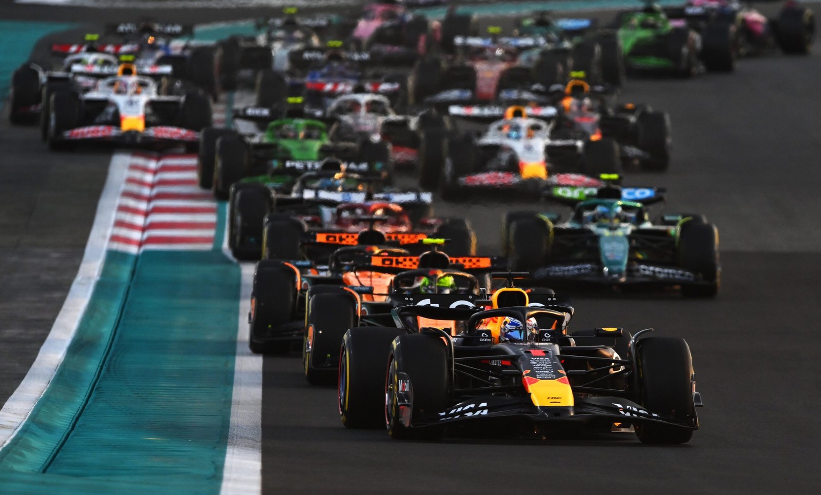 Presidente da F1 diz que GPs do Catar e Abu Dhabi vão encerrar a temporada