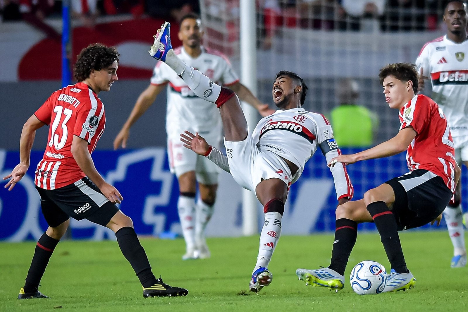Freitas alerta antes de Flamengo x Estudiantes: “Argentinos sempre têm motivação extra contra brasileiros”