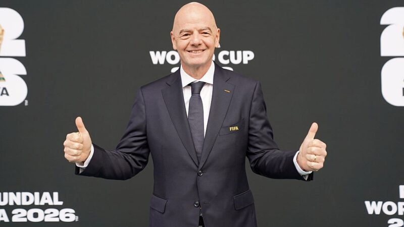 Conselho da FIFA: com ‘mea culpa’ e dinheiro, Infantino esfria oposição e abafa crise