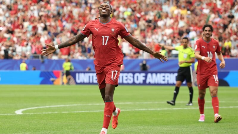 Rafael Leão usará camisa 7 de Cristiano Ronaldo no próximo jogo de Portugal; entenda