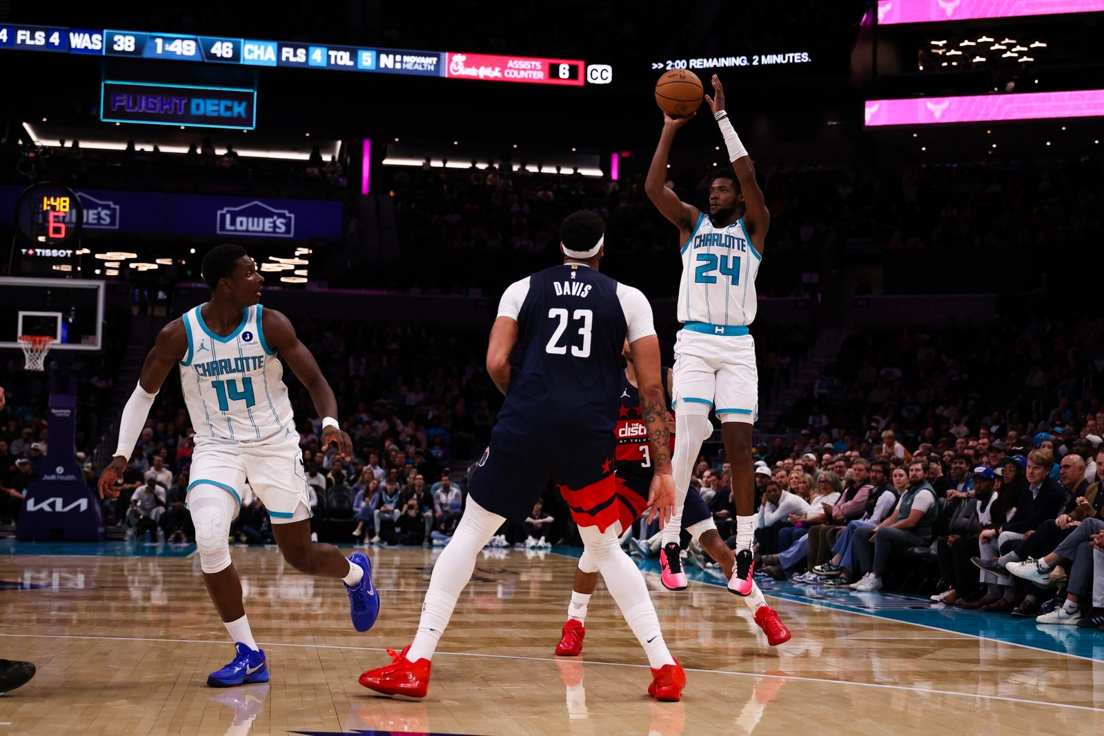 Brandon Miller brilha com 39 pontos, bate recorde pessoal e lidera vitória dos Hornets