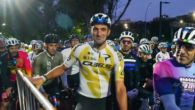 Scaloni pedala 129 km em prova de ciclismo na Argentina