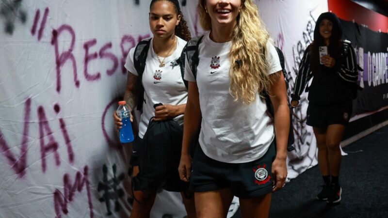 Brasileirão Feminino: Corinthians deixa vestiário do Morumbis preto e branco antes da final