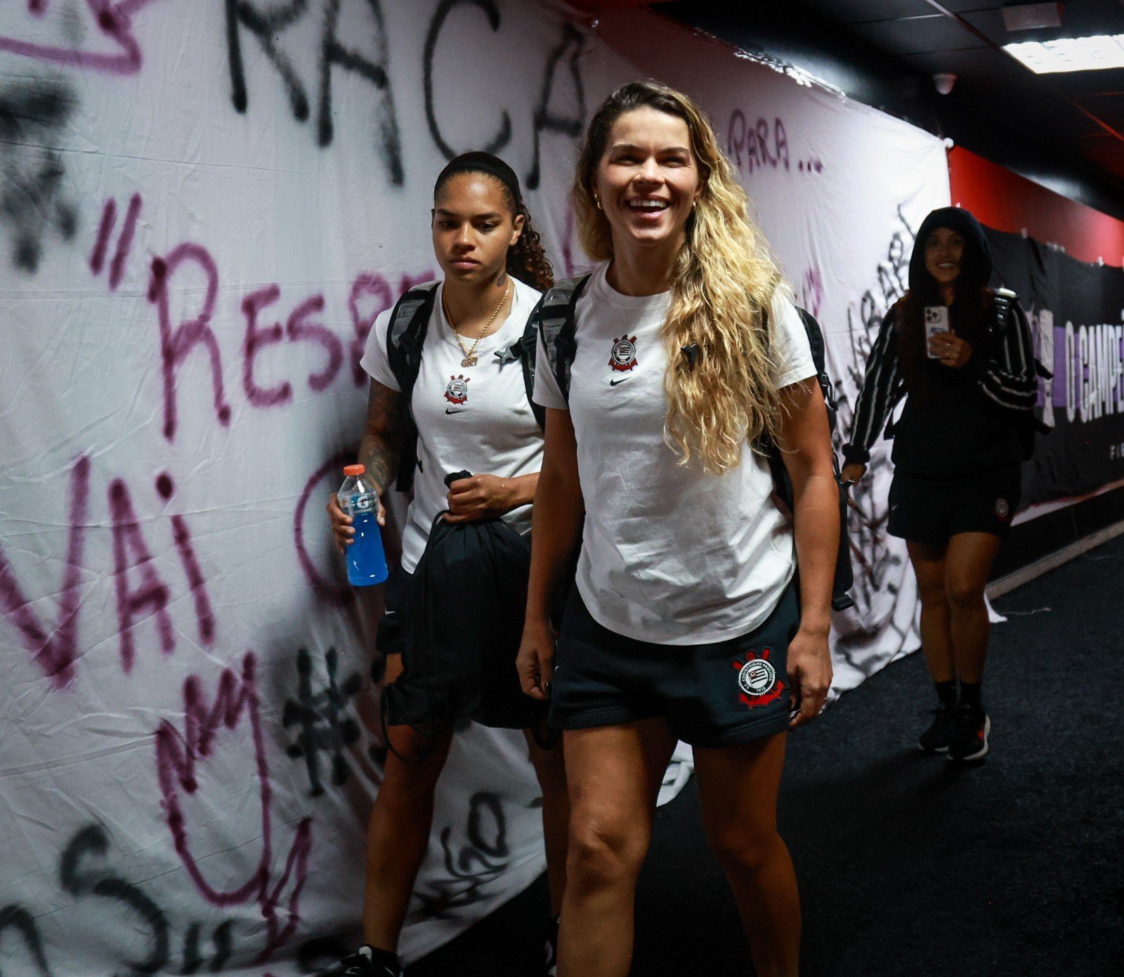 Brasileirão Feminino: Corinthians deixa vestiário do Morumbis preto e branco antes da final