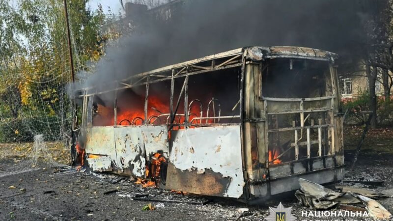 Ataque russo contra ônibus na Ucrânia deixa 30 mortos