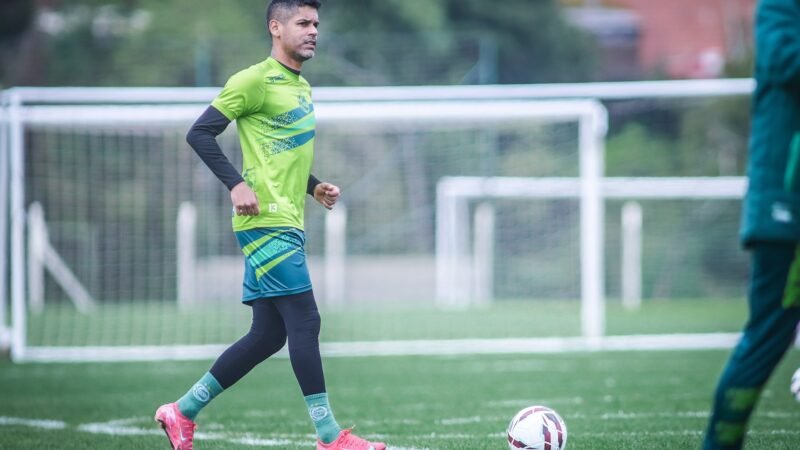 Lateral volta, e Mandaca segue como desfalque do Juventude contra o Ceará; veja provável time