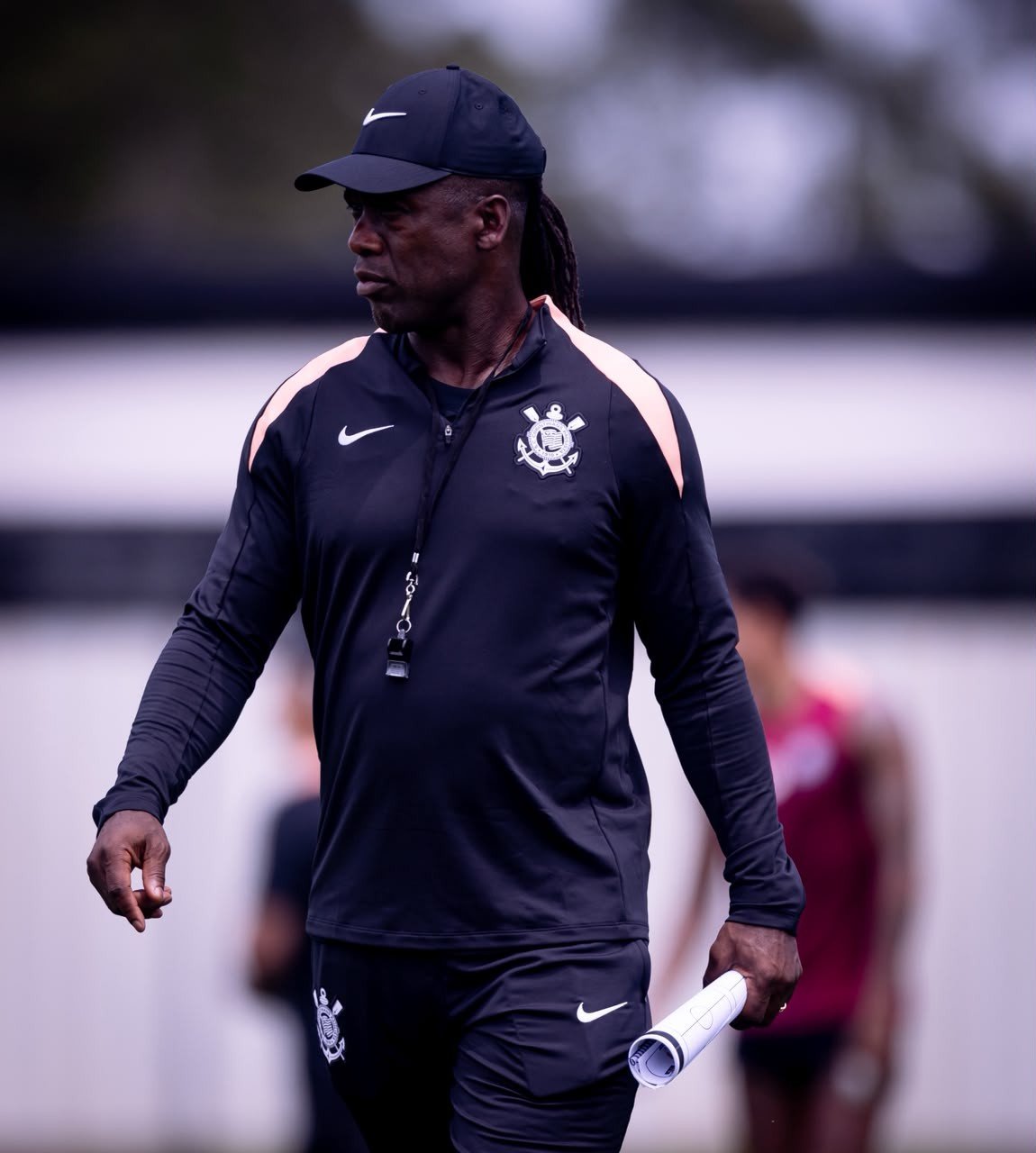 Estreia adiada: Seedorf não é registrado e fica fora do banco do Corinthians contra o Vitória