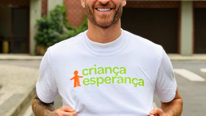 Léo Pereira, do Flamengo, conhece os Estúdios Globo e participa de campanha do Criança Esperança