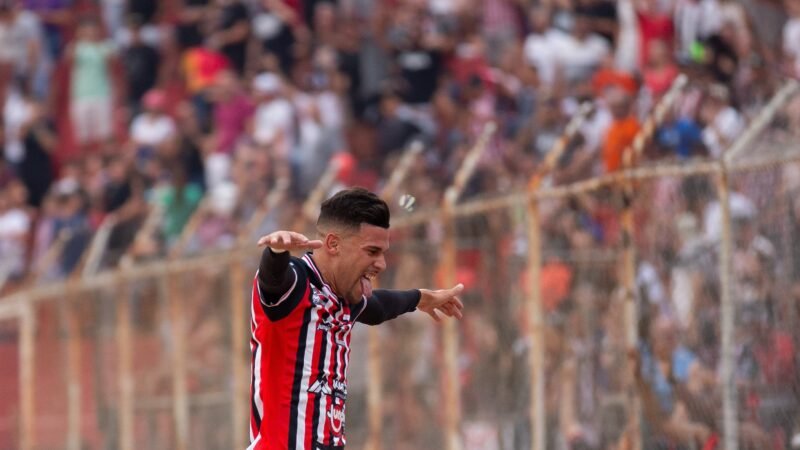 Parintins inicia montagem do elenco para 2027 com o atacante Vinícius Caveira