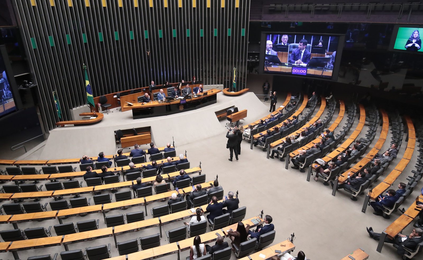 Concurso da Câmara dos Deputados: veja formações exigidas para disputar salários acima de R$ 32 mil