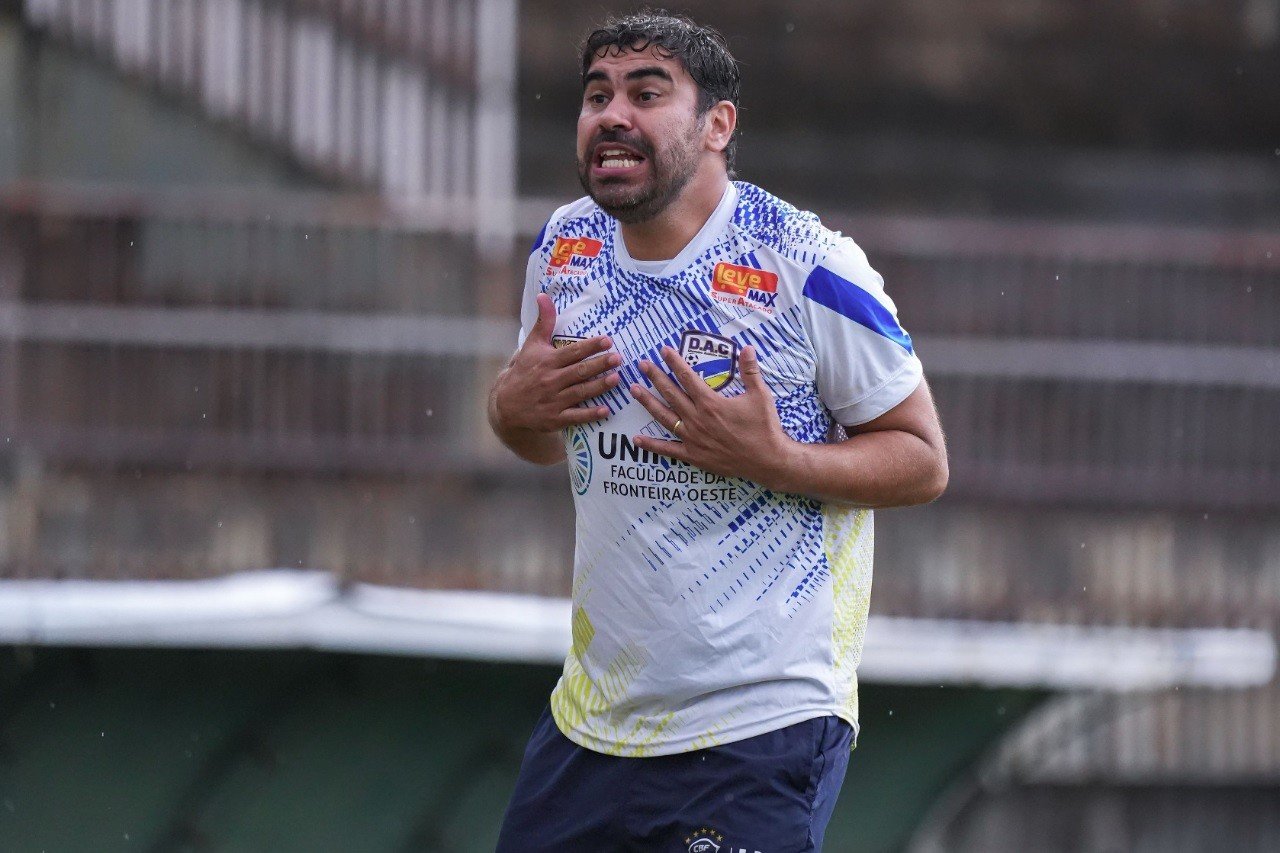 Dourados anuncia jogadores e técnico para a disputa da Copa MS; confira os nomes