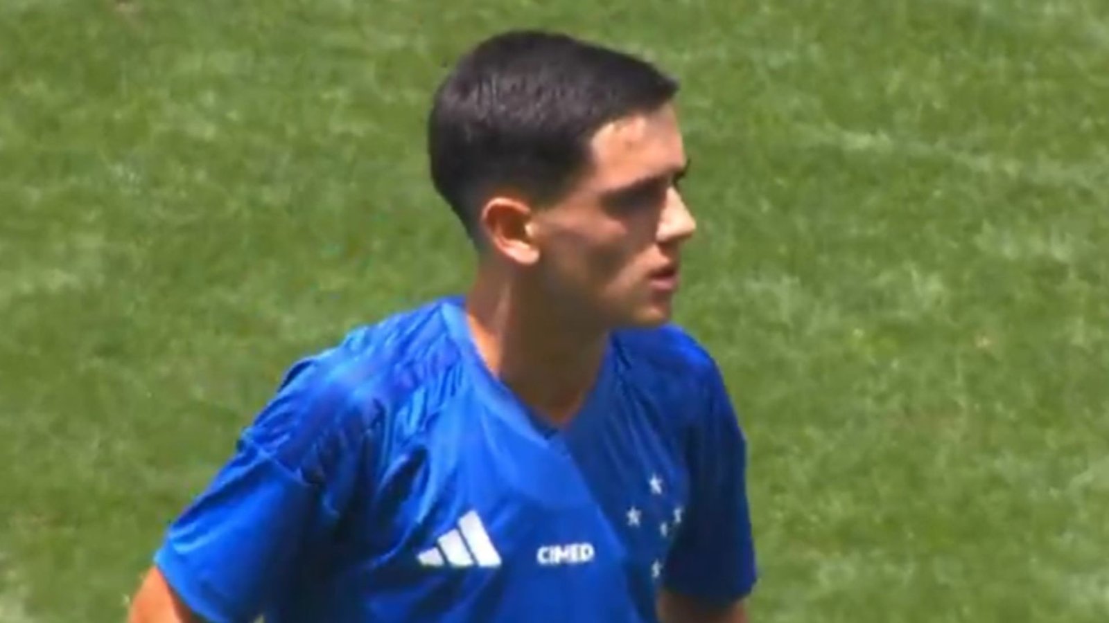 Filho do lateral Fagner joga final do Brasileirão Sub-17 e chama atenção por semelhança com o pai; veja