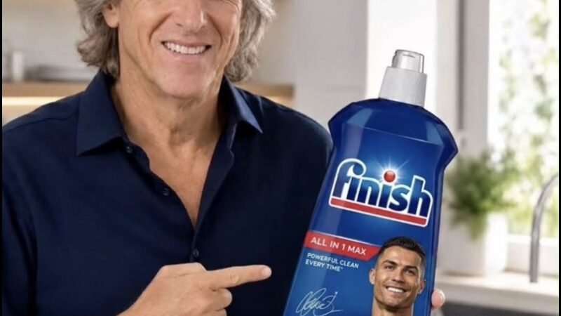 Web não perdoa atrito de Cristiano Ronaldo e Jorge Jesus; veja memes