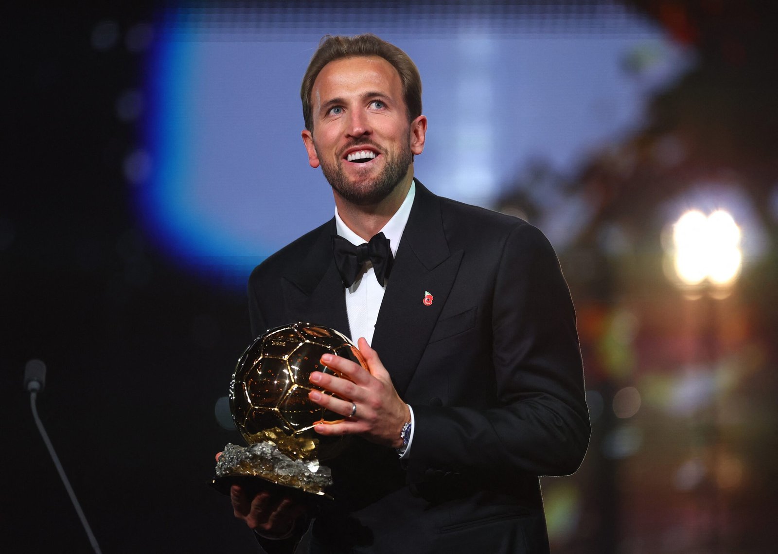 Harry Kane vai de “sem troféu” à Bola de Ouro em um ano e meio; veja o que o inglês já conquistou