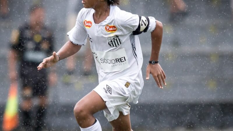 Escorpião? Joia da base do Santos faz golaço com movimento inusitado em treino; veja vídeo