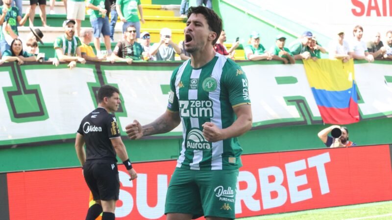 Artilheiro da Chapecoense na temporada, Marcinho fala sobre futuro no clube