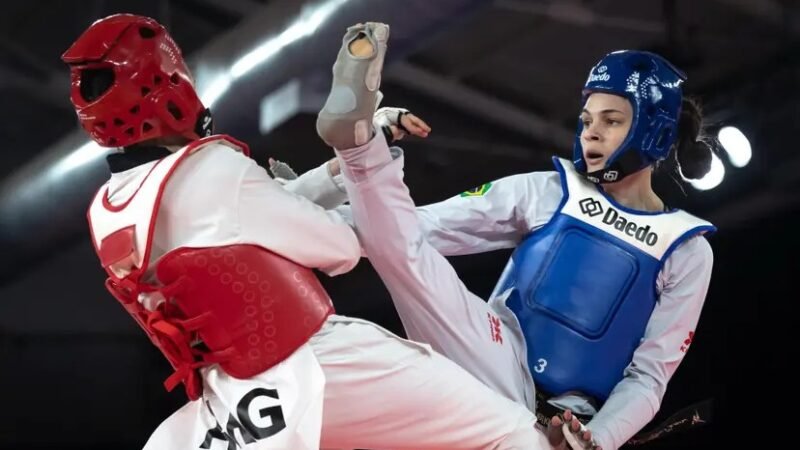 Maria Clara Pacheco se mantém invicta em 2026 e é campeã do Grand Prix de Paris