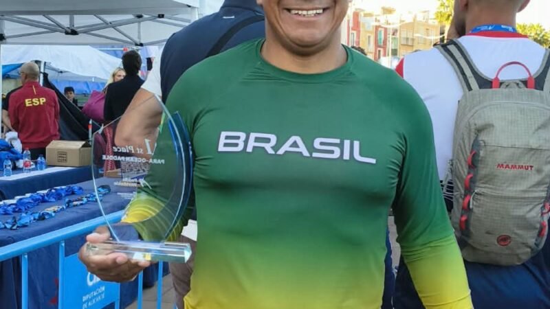 Mario Queiroz conquista o quarto título mundial de paracanoagem oceânica na Espanha