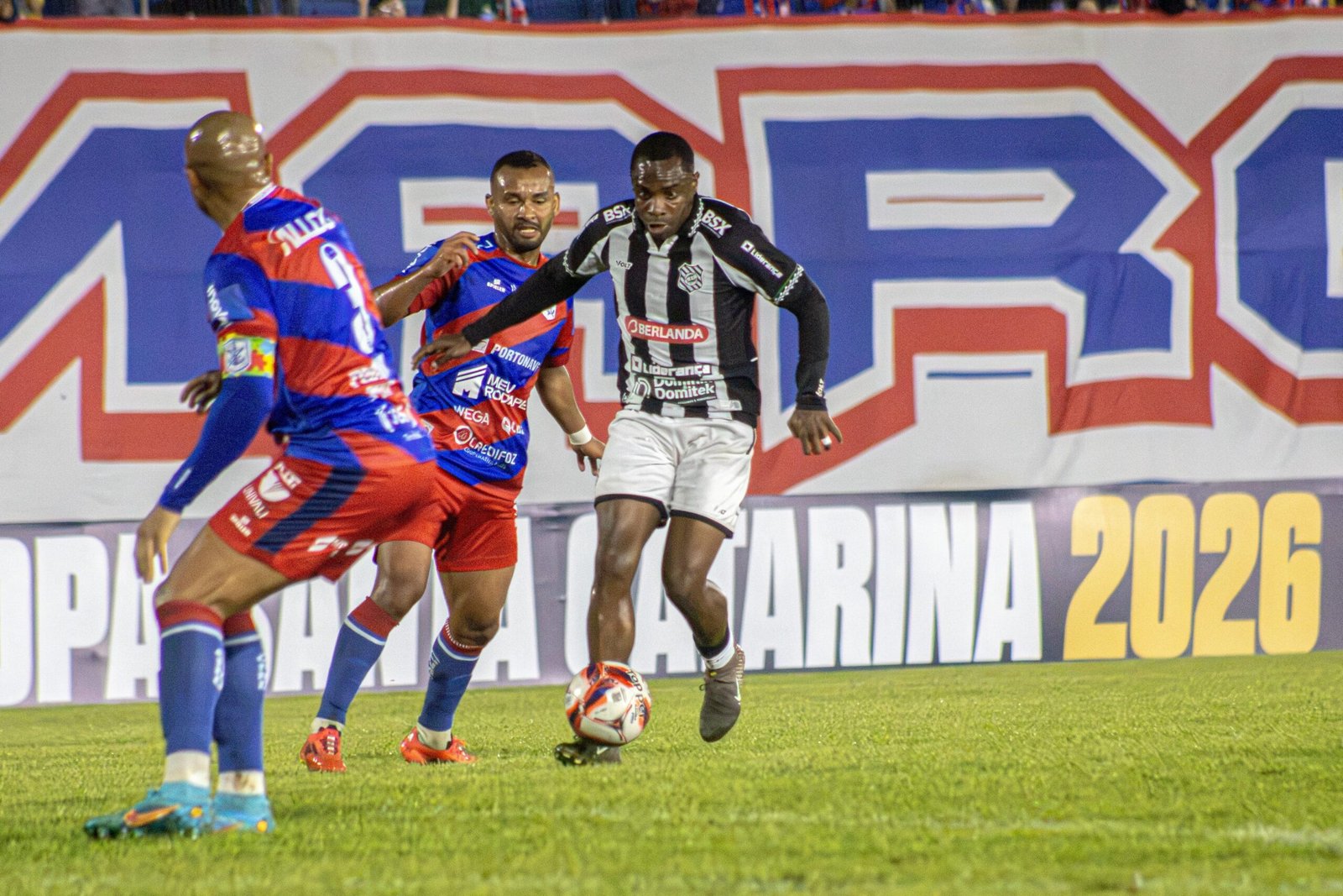 Marcílio Dias e Figueirense empatam em duelo pelo topo da tabela da Copa SC