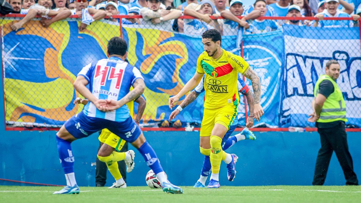 Paysandu denuncia fala de locutor como xenofóbica e cobra explicações da CBF após jogo suspenso