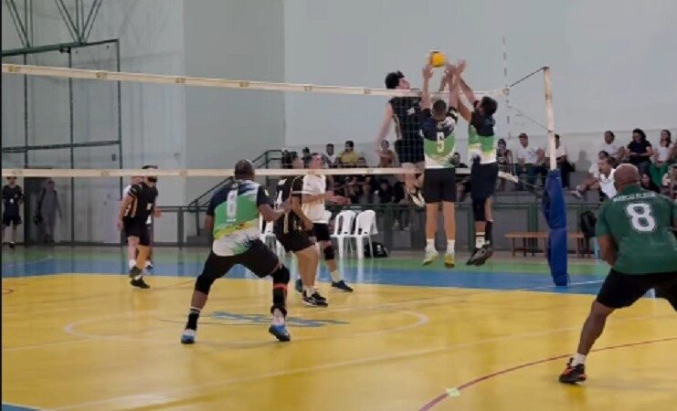 MM-AC faz dobradinha na abertura dos grupos C e D da Etapa Rio Branco do Acreano de Vôlei