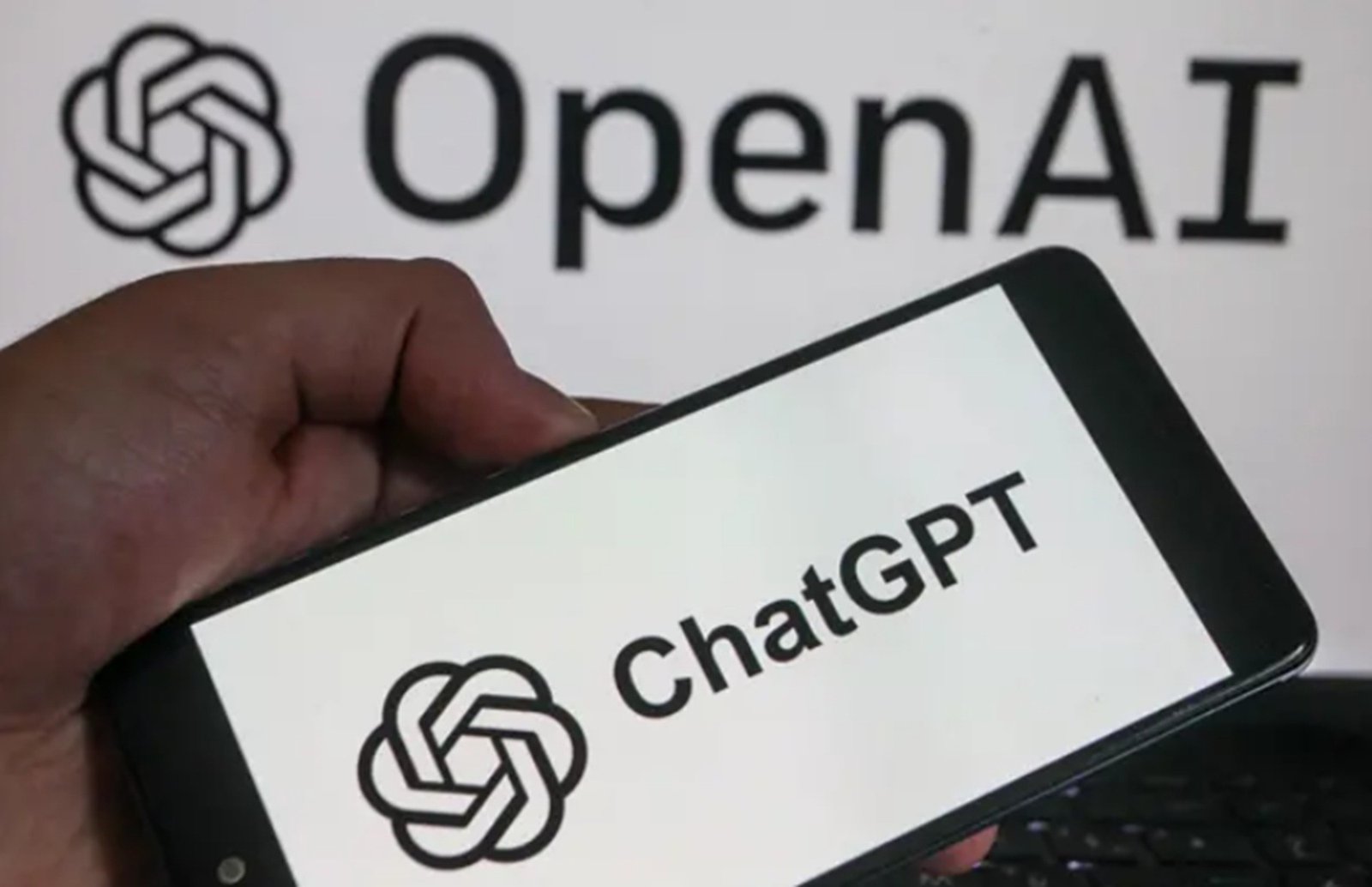 Estados americanos processam OpenAI e acusam ChatGPT de incentivar automutilação em jovens
