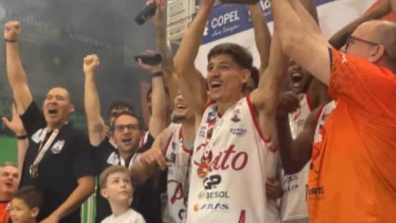 Pato vence o Campo Mourão e é campeão do Paranaense de Basquete pela oitava vez seguida
