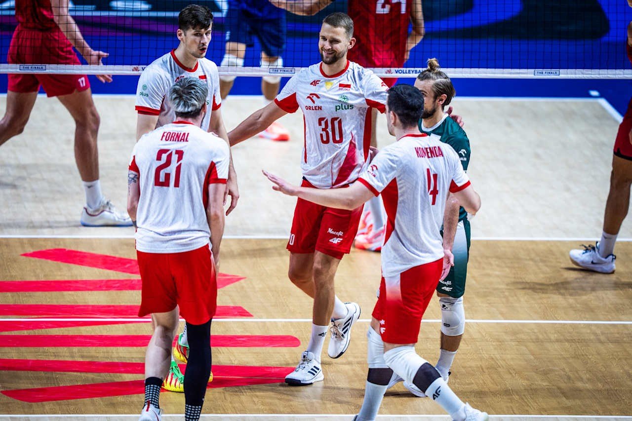 Com um líbero e oito substituições por set, Polônia começa a testar mudanças da FIVB; entenda regras