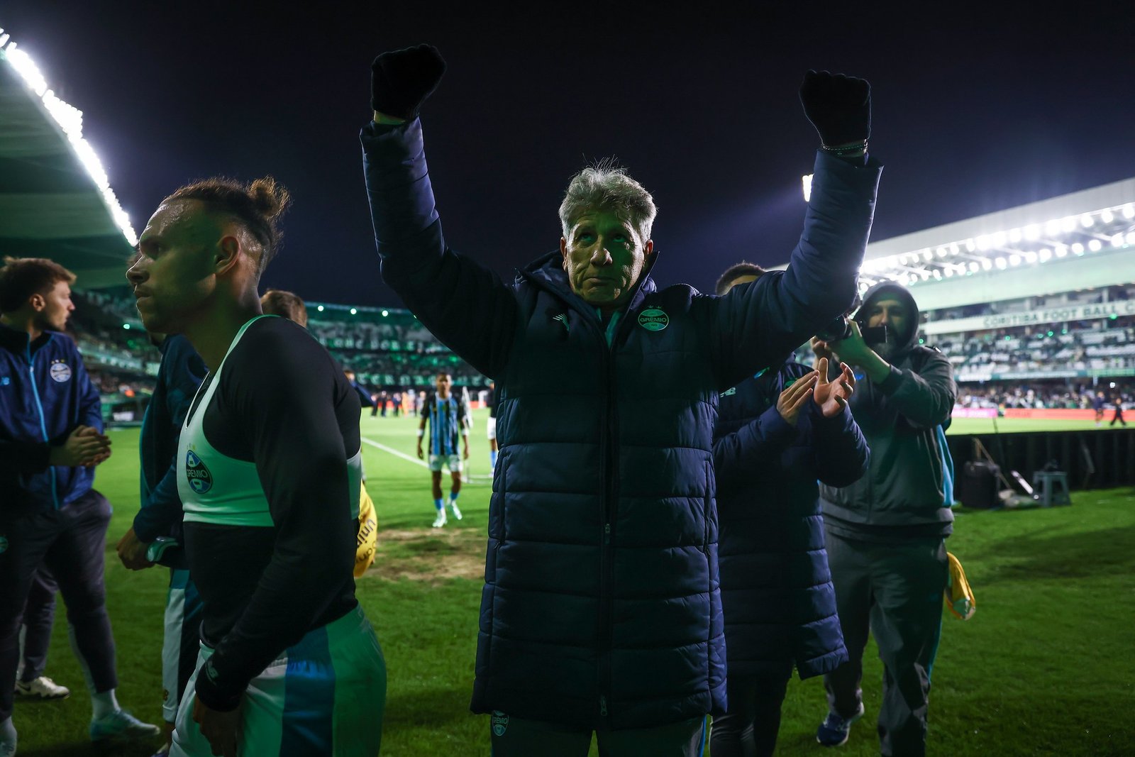 Análise: Grêmio supera Coritiba com gol 100% europeu e reacende esperança de ficar na Série A
