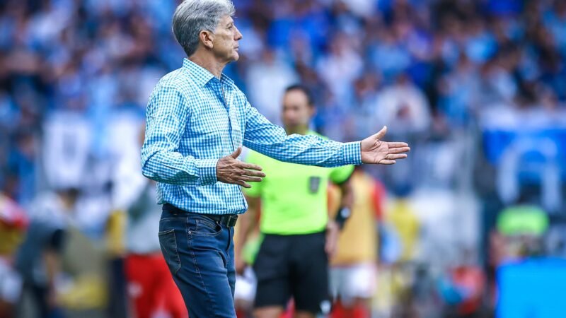 Renato questiona estrangeiros no Grêmio: “Não é porque liberou que tem de trazer de qualquer jeito”